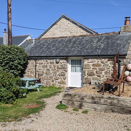 Little Barn Near Treen Cliffs And Beach Saint Levan Exterior foto